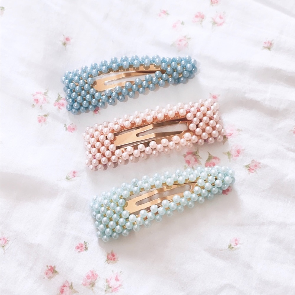 Pastel Pearl Clip- Baby Blue
